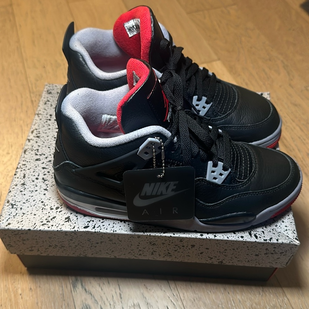 Air Jordan 4 Retro Bred Reimagined-Gradeschool size